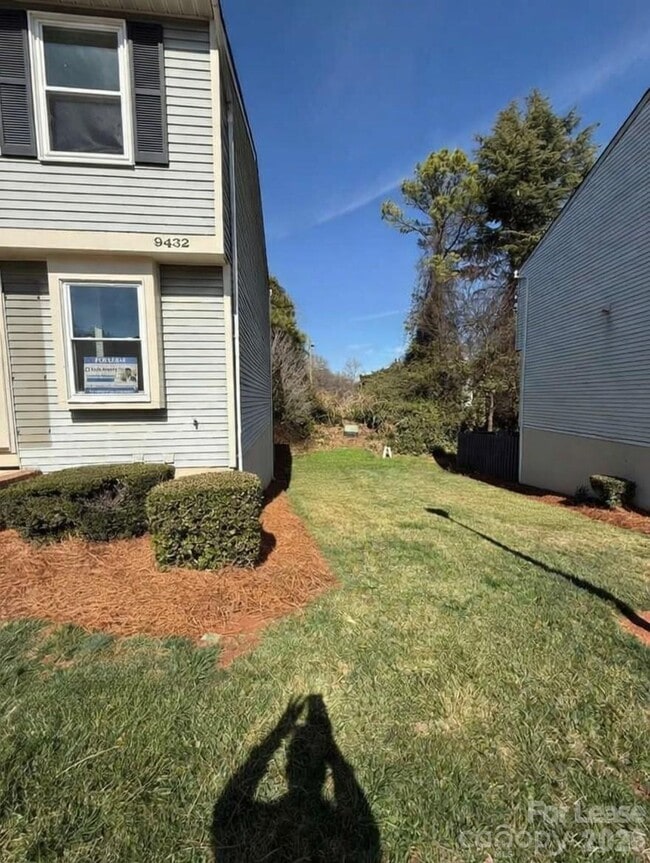 9432 Lexington Cir in Charlotte, NC - Building Photo - Building Photo