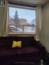 425 Jane St in Toronto, ON - Building Photo - Building Photo