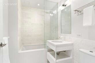 241 5th Ave-Unit -: 9A in New York, NY - Building Photo - Building Photo