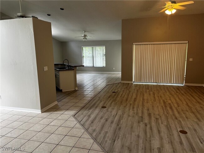 18072 Horseshoe Bay Cir in Ft. Myers, FL - Building Photo - Building Photo
