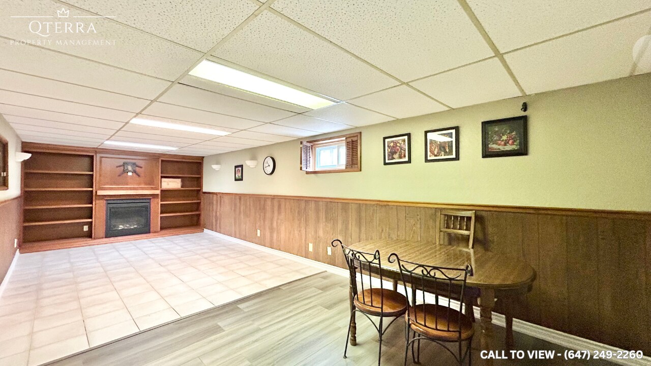 821 Brucedale Av E in Hamilton, ON - Building Photo