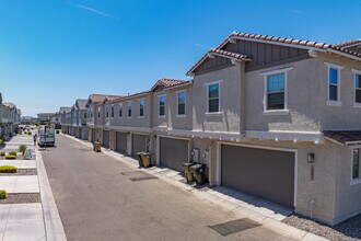 BB Living at Civic Square in Goodyear, AZ - Building Photo - Building Photo