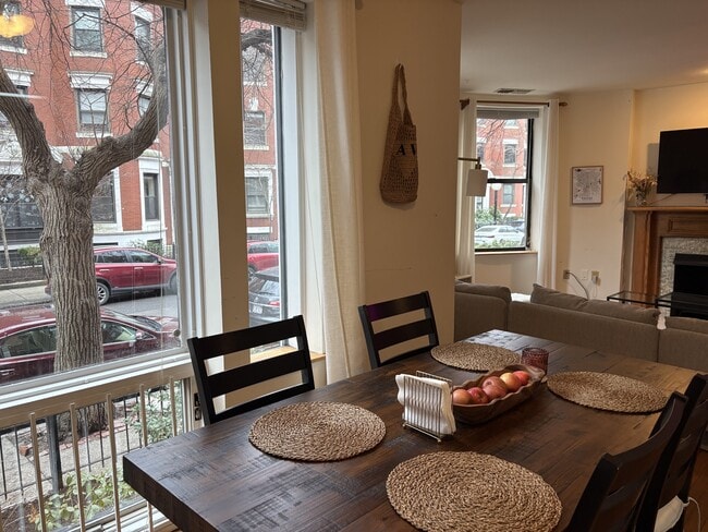 87 Gainsborough St, Unit 103 in Boston, MA - Foto de edificio - Building Photo