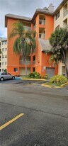 8100 Geneva Ct in Doral, FL - Building Photo