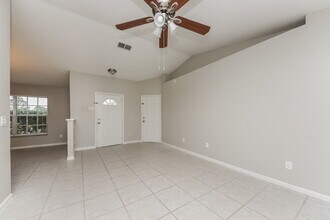 2 Coventry Ct in Kissimmee, FL - Foto de edificio - Building Photo