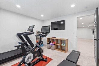 690 S Edge Ln in Kaysville, UT - Foto de edificio - Building Photo
