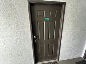 13917 Fairway Island Dr in Orlando, FL - Building Photo - Building Photo