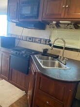 1219 16th St, Unit Studio in Oakland, CA - Foto de edificio - Building Photo