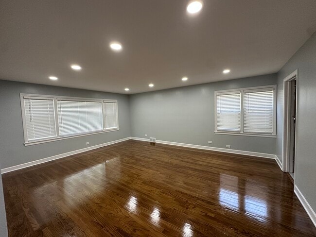 8232 Keating Ave in Skokie, IL - Building Photo - Building Photo