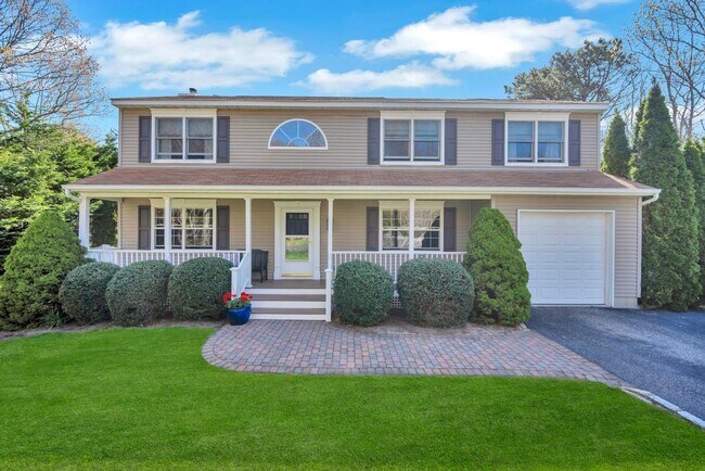 9 Deborah Dr in Westhampton Beach, NY - Building Photo - Building Photo