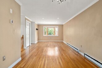 157 W 3rd St, Unit 156 in Boston, MA - Foto de edificio - Building Photo