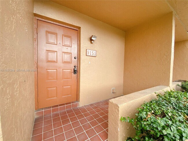 9151 Orchid Tree Ln in Pembroke Pines, FL - Building Photo - Building Photo