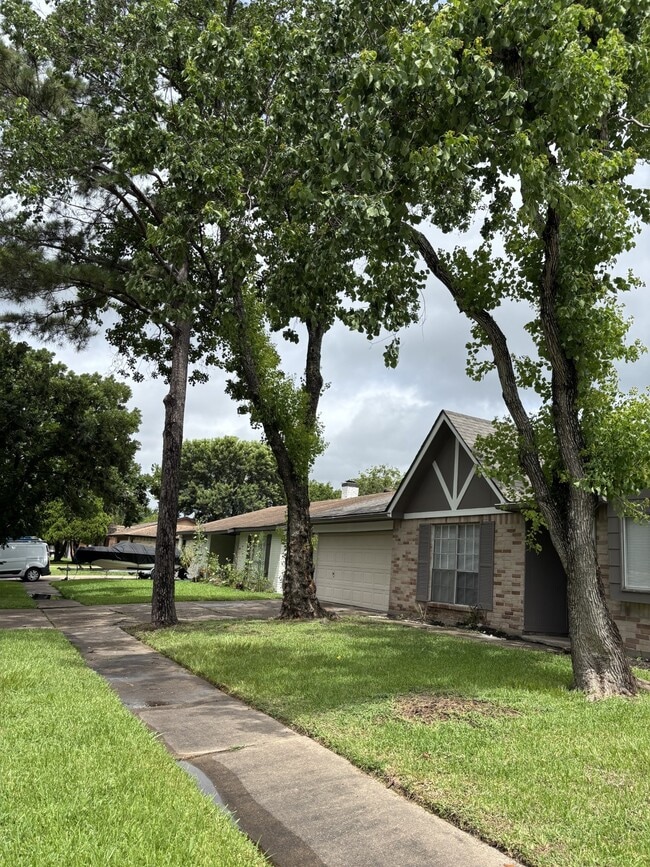 property at 10446 Towneview Dr