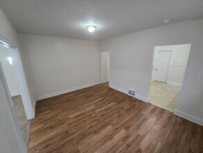 3302 Parkwood Ave in Toledo, OH - Building Photo - Building Photo