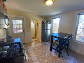 176 Elm St, Unit 2 in North Cambridge, MA - Building Photo