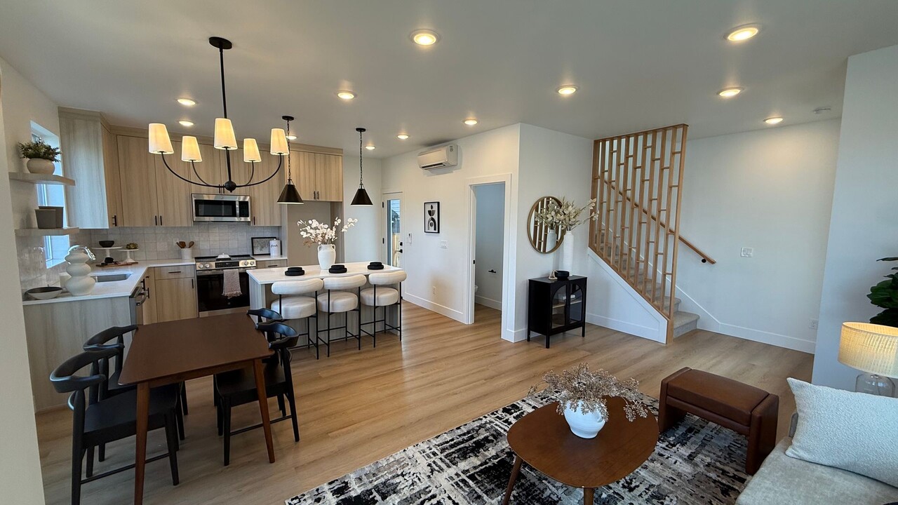 9426K-9436K N Oswego Ave in Portland, OR - Building Photo
