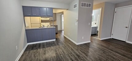 Spacious 2 bedroom 2 bath apartments in Harrison Township! in Dayton, OH - Building Photo - Building Photo