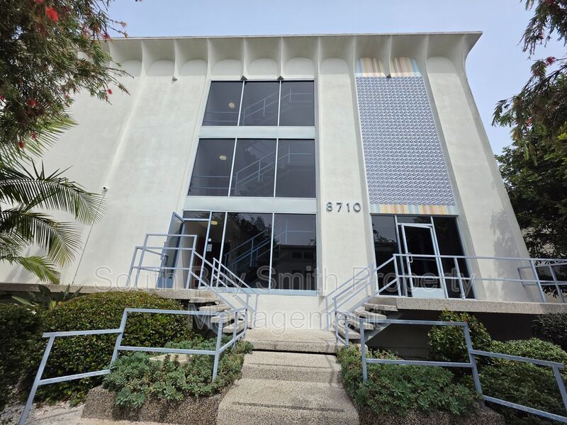 8710 Delgany Ave in Los Angeles, CA - Building Photo