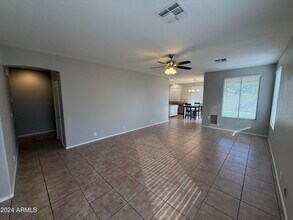 313 N Kimberlee Way in Chandler, AZ - Building Photo - Building Photo