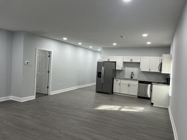 1207 W 3rd St in Greenville, NC - Building Photo - Building Photo
