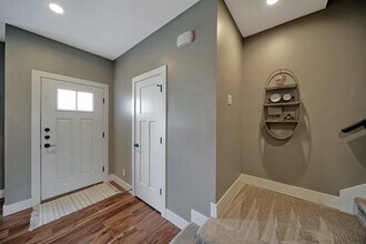 7008 Kentwell Ln in Lincoln, NE - Building Photo - Building Photo