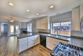 202 10th St in Huntington Beach, CA - Building Photo - Building Photo