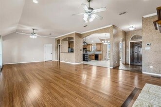 6009 Feather Wind Way in Fort Worth, TX - Building Photo - Building Photo