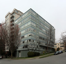 1315 Bute St in Vancouver, BC - Building Photo - Building Photo