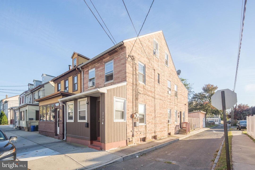 212 Mercer St in Gloucester City, NJ - Building Photo