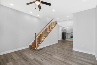 2418 N 16th St in Philadelphia, PA - Foto de edificio - Building Photo