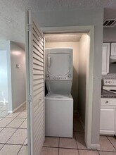 10407 N Jasmine Ave in Tampa, FL - Building Photo - Building Photo