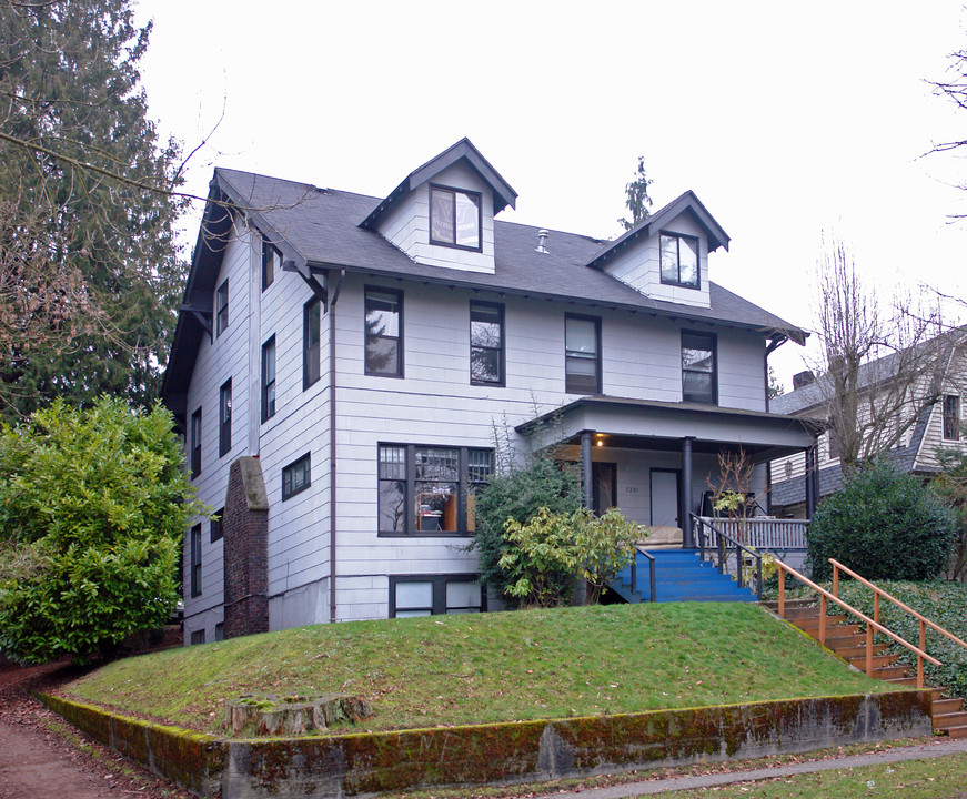 5201 19th Ave NE in Seattle, WA - Foto de edificio