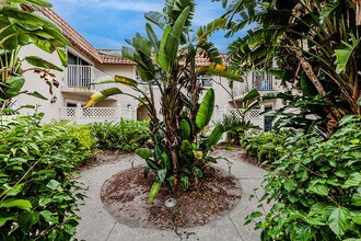 715 20th St in Vero Beach, FL - Foto de edificio - Building Photo