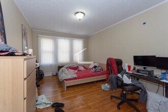 30 Hatherly Rd, Unit 1 in Boston, MA - Building Photo - Building Photo