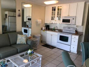 40 Folly Field Rd, Unit 141B in Hilton Head Island, SC - Building Photo - Building Photo