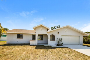3520 SE 5th Ave in Cape Coral, FL - Building Photo