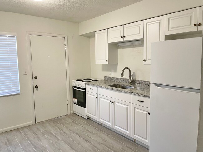 property at 605 N Stella Ave