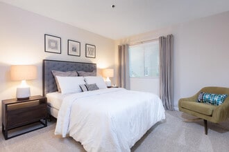 1000 Escalon Ave in Sunnyvale, CA - Building Photo - Building Photo