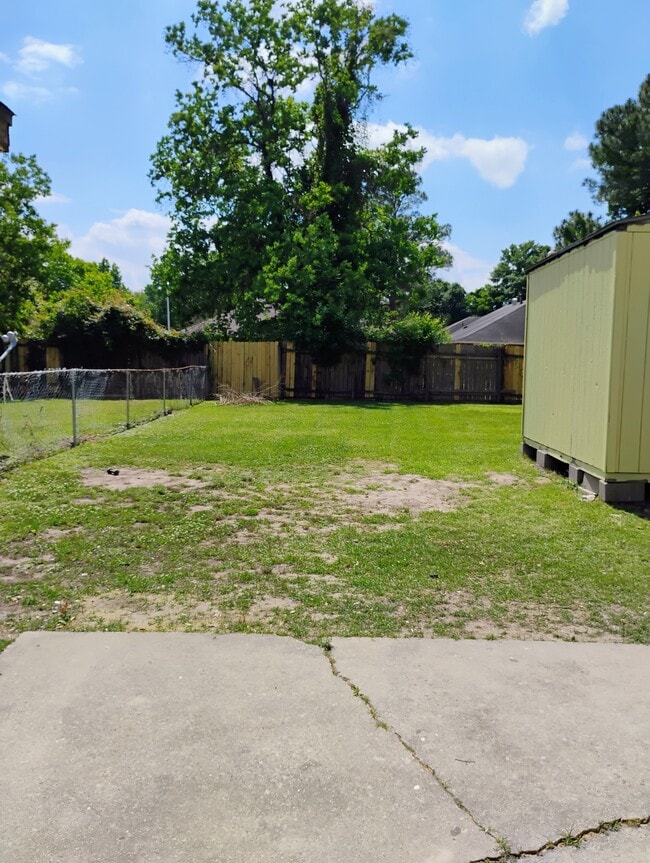 832 Holt Dr in Baton Rouge, LA - Foto de edificio - Building Photo