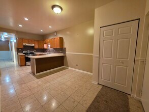 6739 S Merrill Ave in Chicago, IL - Building Photo - Building Photo