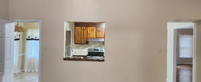 property at 5806 Laurel Trail Ct