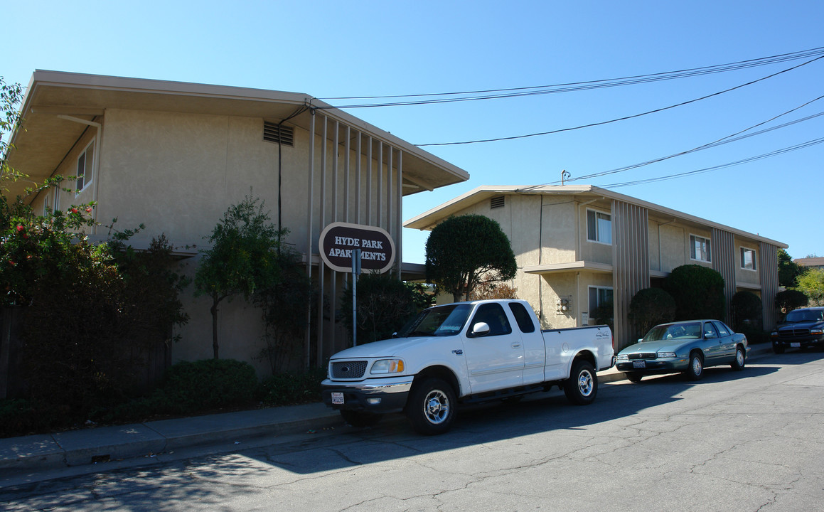 Hyde Park Apartments in Watsonville, CA - Building Photo