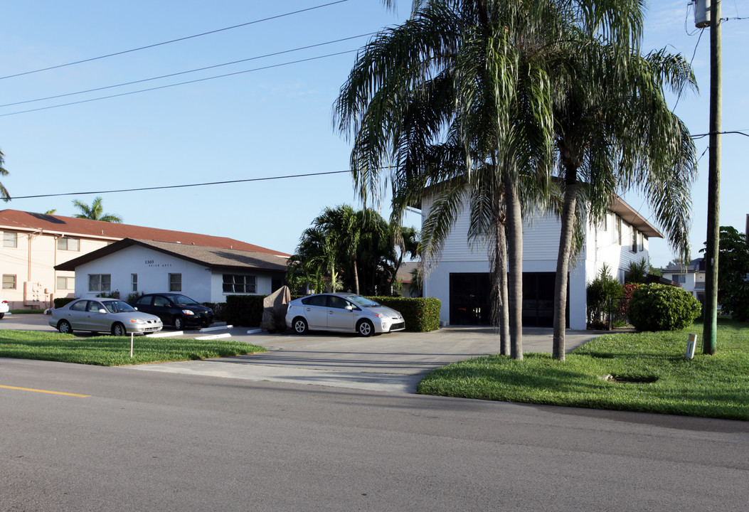 Geier Apartments in Cape Coral, FL - Building Photo