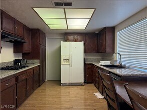 4421 Fernbrook Rd in Las Vegas, NV - Building Photo - Building Photo