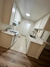 7040 Haskell Ave in Los Angeles, CA - Building Photo - Building Photo
