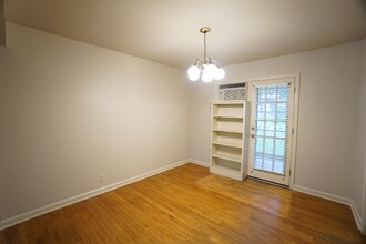 322 Altgelt Ave in San Antonio, TX - Building Photo - Building Photo