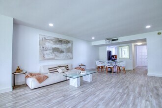 4246 Deste Ct in Greenacres, FL - Building Photo - Building Photo