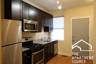 3216 W Argyle St, Unit 1 in Chicago, IL - Building Photo