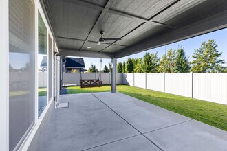 6931 Dubuis Dr in Coeur d'Alene, ID - Foto de edificio - Building Photo