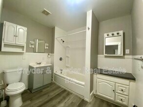 999 W Exchange St in Akron, OH - Foto de edificio - Building Photo